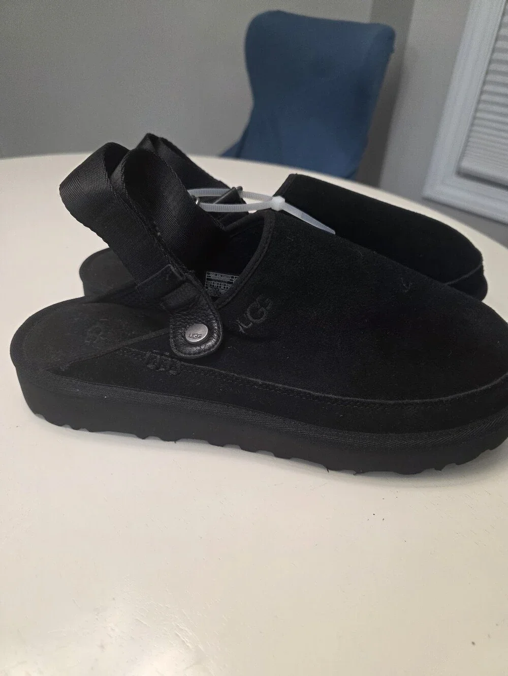UGG Goldencoast Clog Men's Size 12 Sandal Black Suede M/1142172